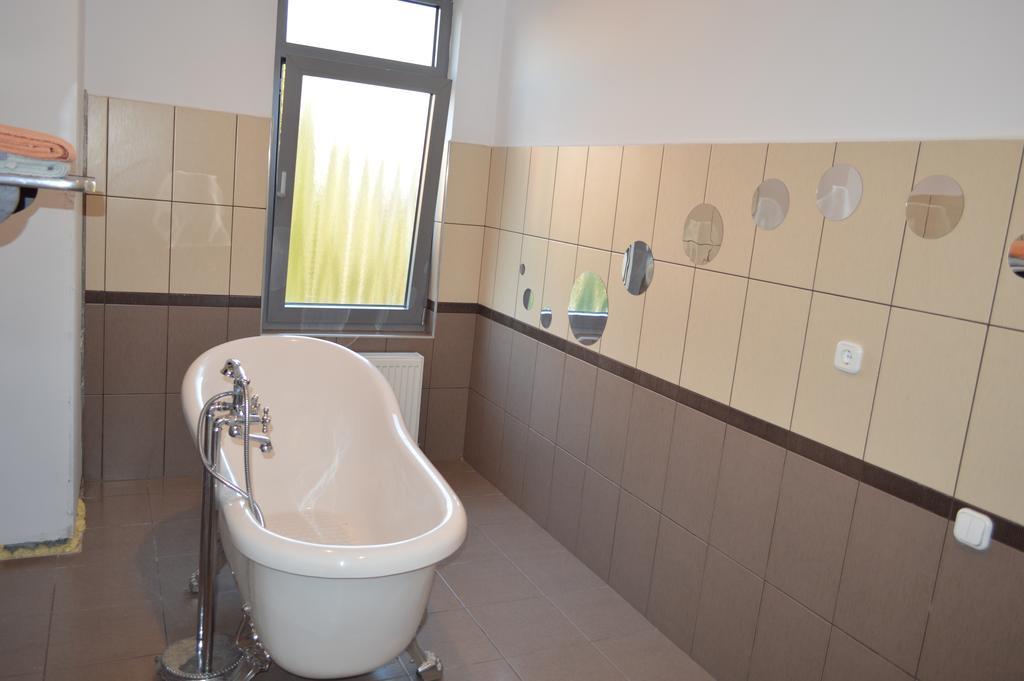 Dakar Experience Apartment Satu Mare Exterior photo